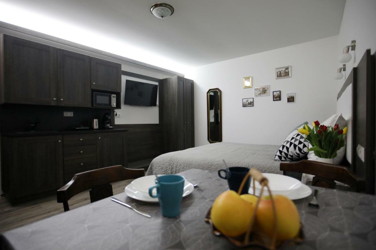 Varga Vendeghaz Sumegpraga Bagian luar foto